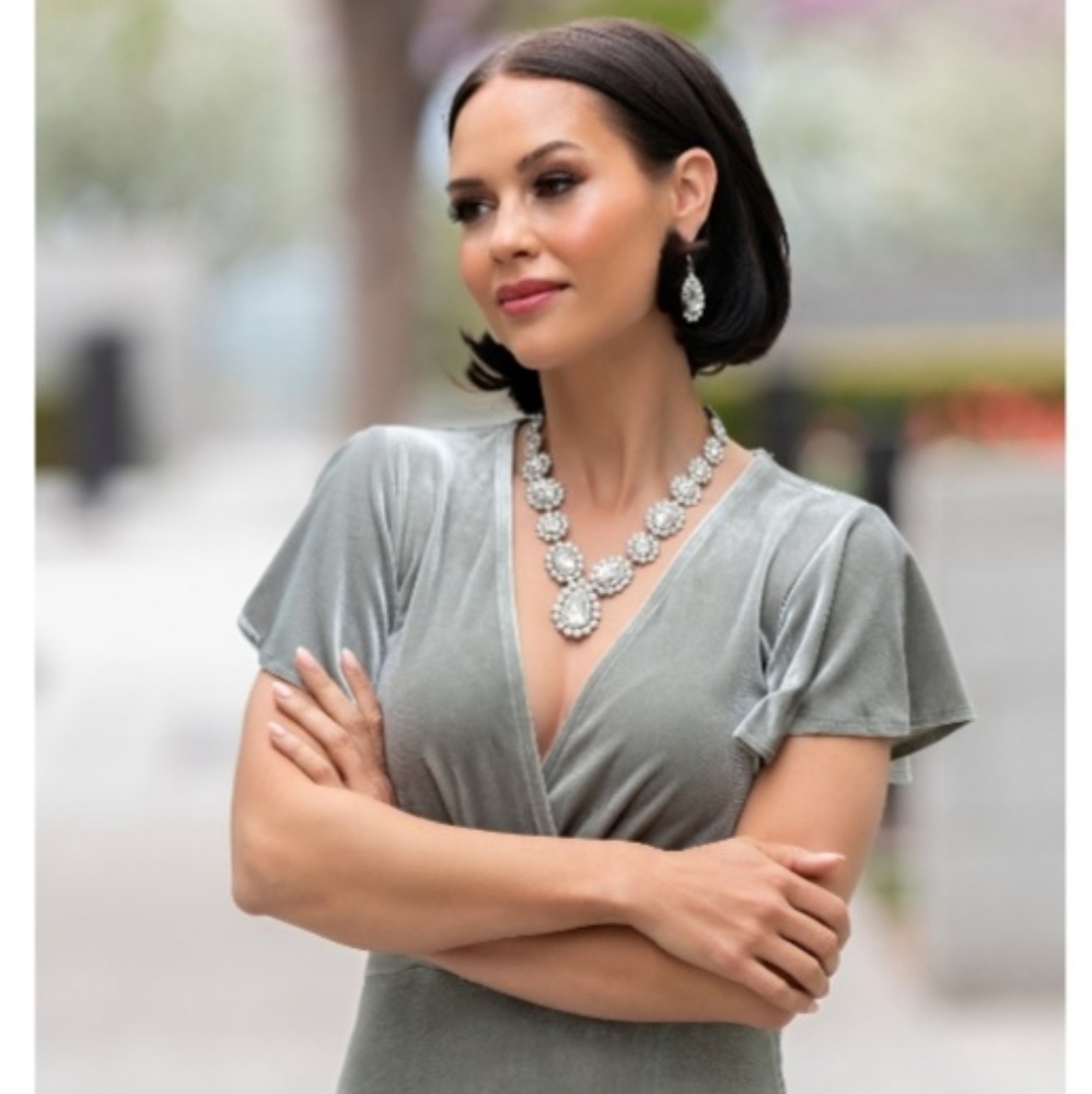 Zi Collection ~ Everlasting White Necklace & Earrings set